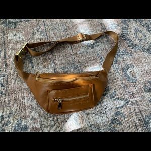 Fawn design Fanny pack! Brown and gold! Beautiful bag